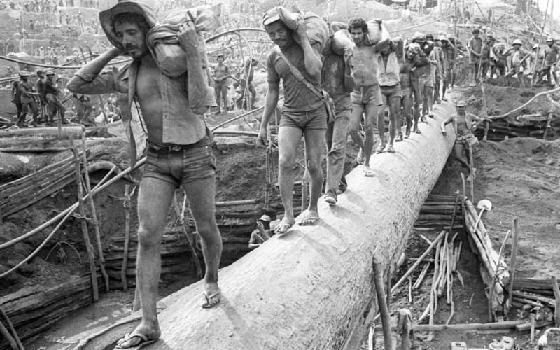 Garimpeiros de Serra Pelada, no Pará - Foto: Reprodução/Pará.