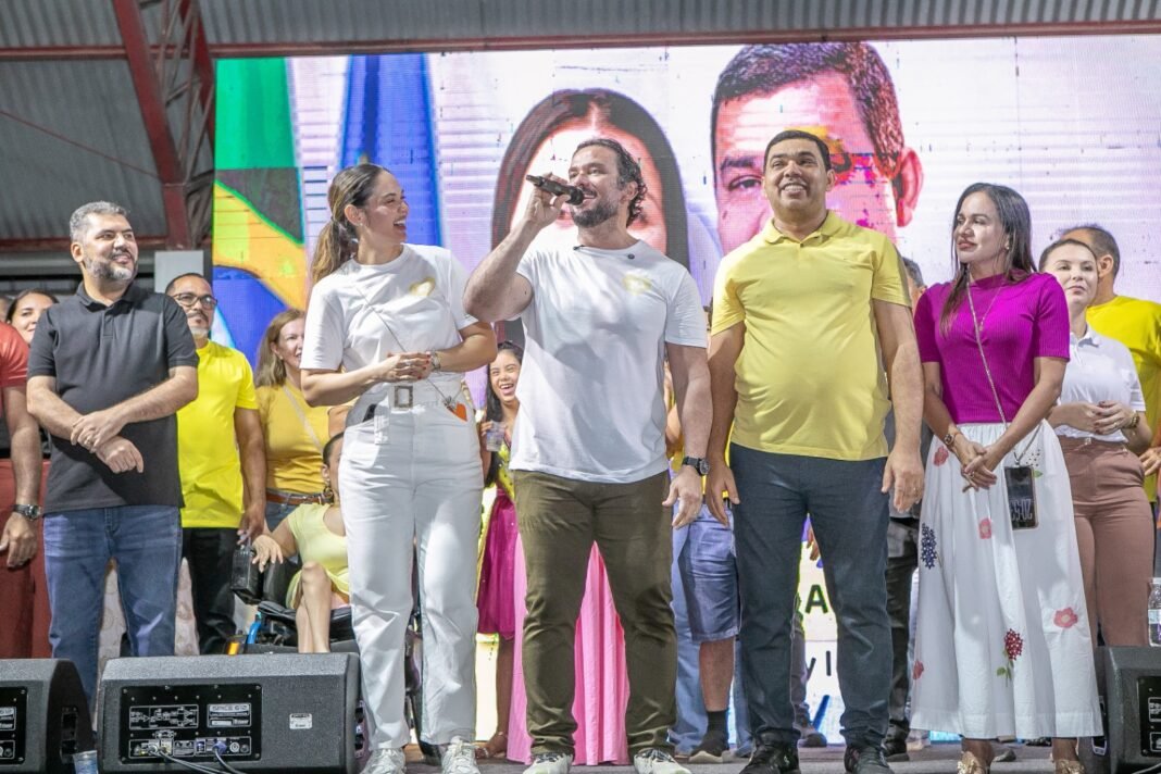 Sampaio reúne mais de 4 mil apoiadores no Caranã e promete ampliar atendimento a autistas no interior